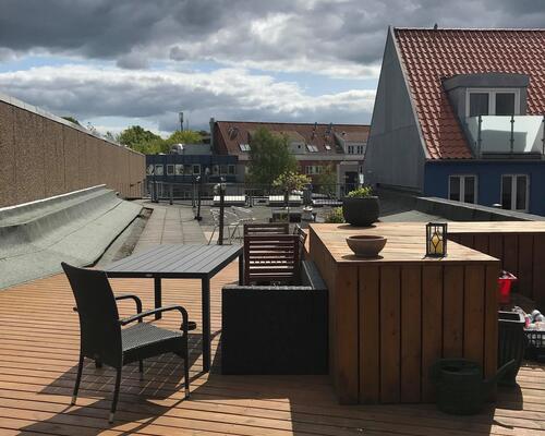 160 m² lækker lejlighed på gågaden med over 100 m² tagterrasse