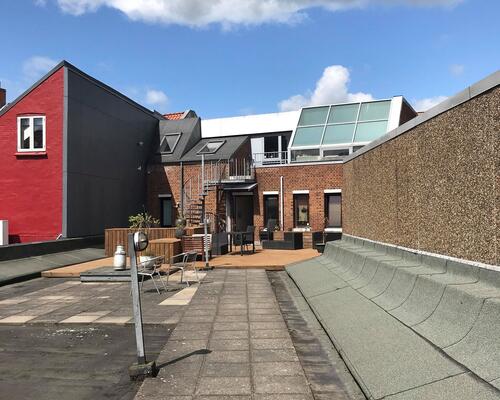 160 m² lækker lejlighed på gågaden med over 100 m² tagterrasse