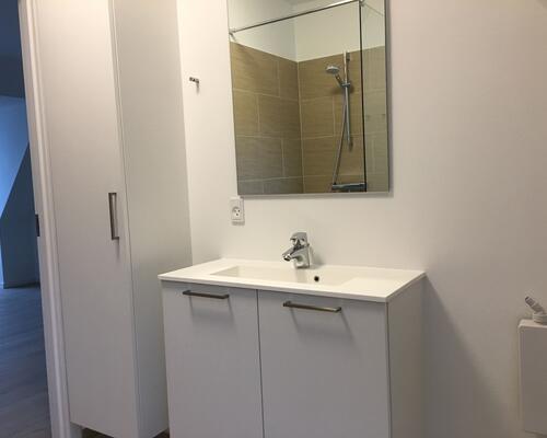 Lækker, delevenlig taglejlighed midt i Horsens – perfekt til dig, der vil bo centralt.