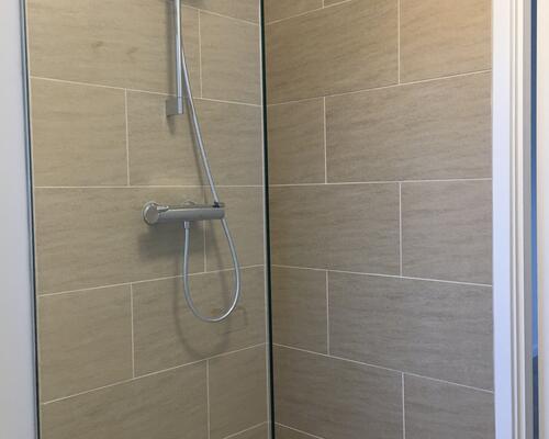 Lækker, delevenlig taglejlighed midt i Horsens – perfekt til dig, der vil bo centralt.