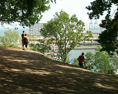 FANTASTISK LEJLIGHED MED ALTAN BELIGGENDE I RISSKOV