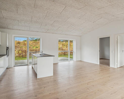 Ét plans rækkehus med egen have og carport 🏡<br>