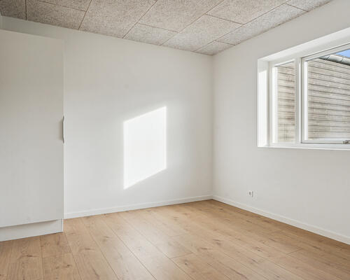 Ét plans rækkehus med egen have og carport 🏡<br>