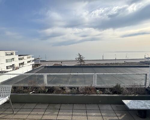 Skøn lejlighed, med terrasse, ved Bellevue Strand