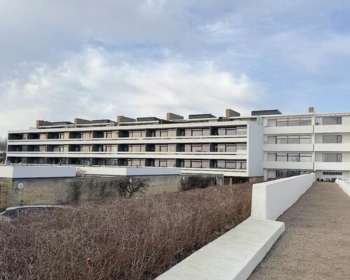 Skøn lejlighed, med terrasse, ved Bellevue Strand