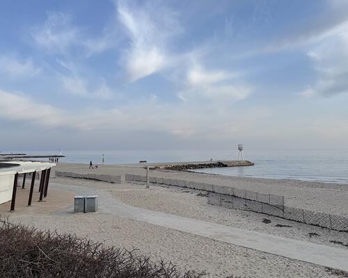 Skøn lejlighed, med terrasse, ved Bellevue Strand