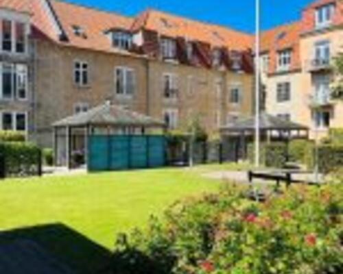 Moderne lejlighed med altan og nærhed til naturen