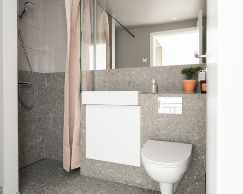 LÆKKER 2-VÆRELSES LEJLIGHED I HJERTET AF HØJBJERG