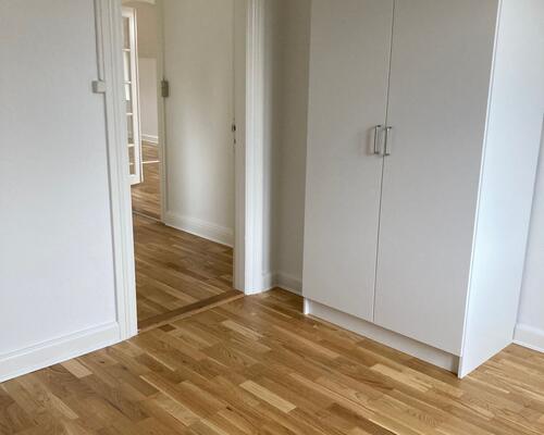 Nyere renoveret 5. værelses lejlighed
