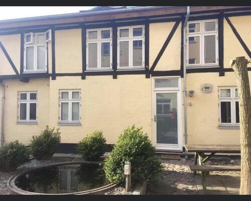 Stor flot lejlighed i centrum