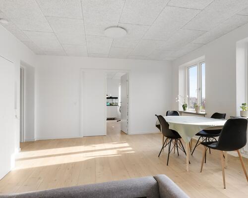 Flot renoveret 3-værelses lejlighed i centrum