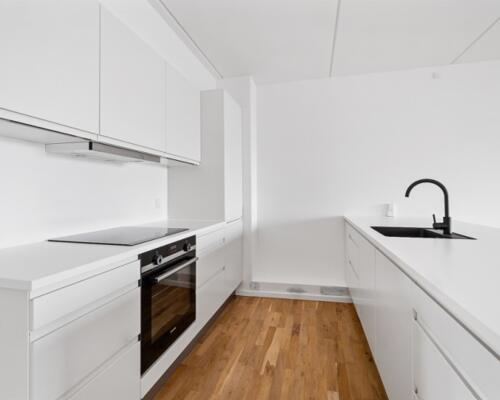 Stor 4-værelses lejlighed udlejes i Aarhus C