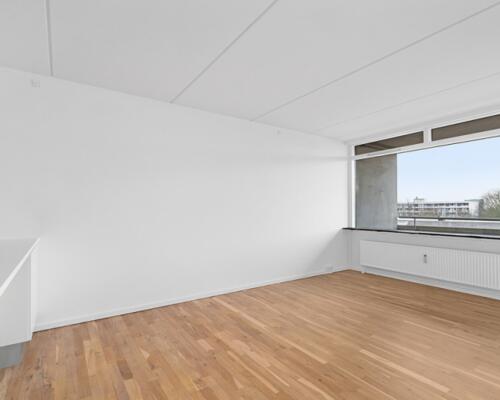 Stor 4-værelses lejlighed udlejes i Aarhus C