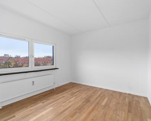 Stor 4-værelses lejlighed udlejes i Aarhus C