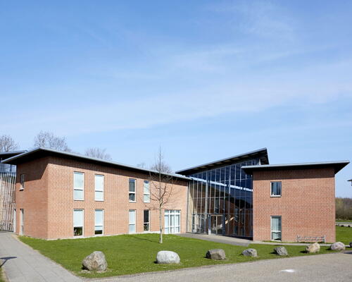 Velindrettet 2 værelses lejlighed omgivet af skøn natur ved SDU - KUN 1 MÅNEDS DEPOSITUM!