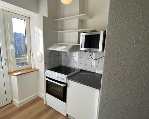 Stor lys 2V'er med to altaner