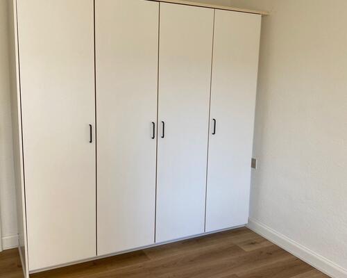 Stor lys 2V'er med to altaner