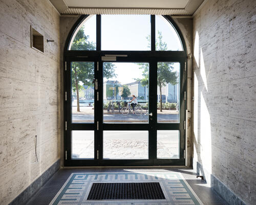 Stor herskabslejlighed med udsigt til byens vartegn