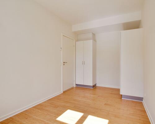 Lys og indflytningsklar 3-værelses på 79 m2 i klassisk ejendom med gårdmiljø