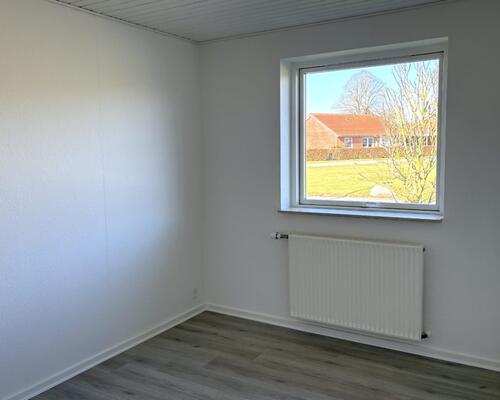 Ny renoveret 1-planshus i lukket vænge tæt på grønne områder – 87 Kvm