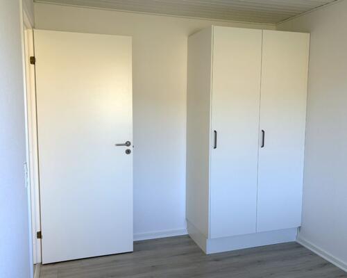 Ny renoveret 1-planshus i lukket vænge tæt på grønne områder – 87 Kvm