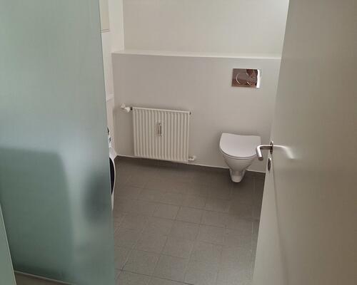 Stor 2-værelses lejlighed med altan og attraktiv beliggenhed på Trøjborg!