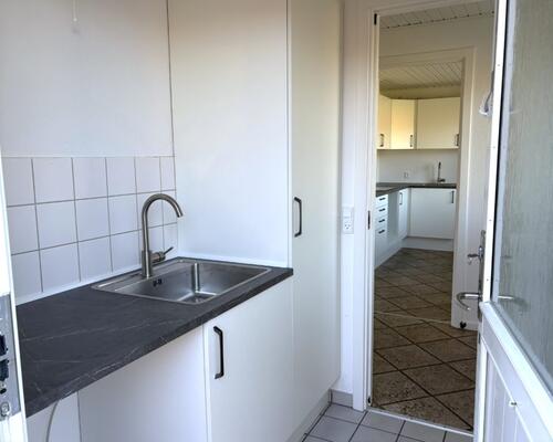 Ny renoveret 1-planshus i lukket vænge tæt på grønne områder – 87 Kvm