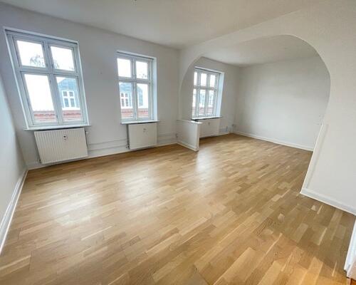 Vejle - Centrum, lys 2-3vær m balkon