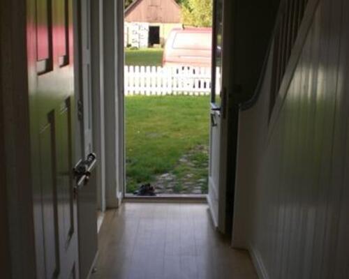 Markant bolig nær Vejlø Strand, med mulighed for stald og ridebane