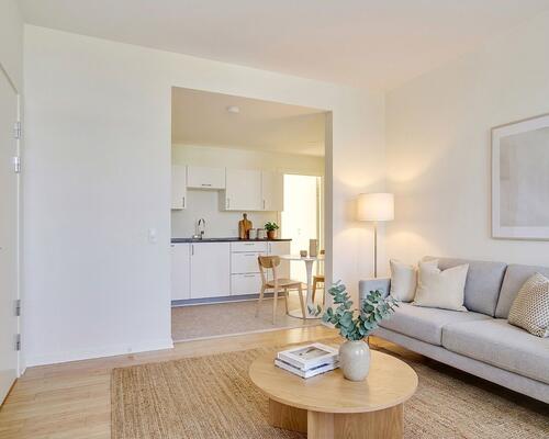 Lys og indflytningsklar 3-værelses på 79 m2 i klassisk ejendom med gårdmiljø