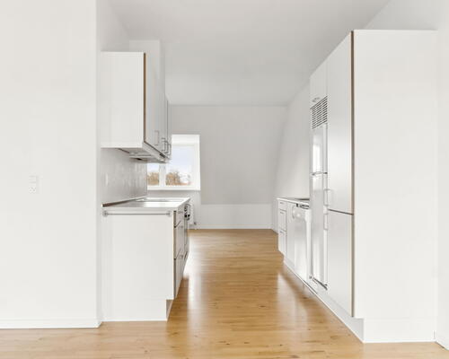 Lækker 3-værelses lejlighed med altan! - KUN 1 MD. DEPOSITUM