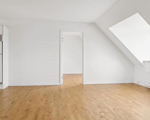 Lækker 3-værelses lejlighed med altan! - KUN 1 MD. DEPOSITUM