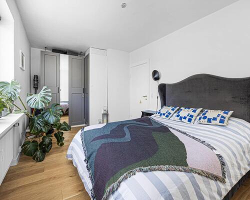 Flot lejlighed med privat have | København Ø
