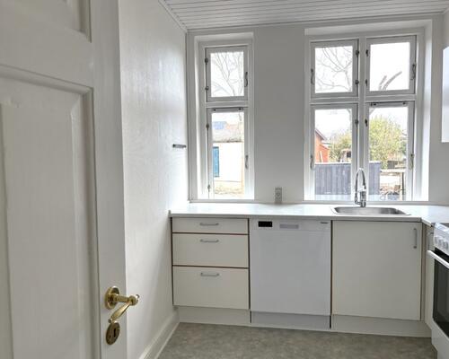 Lys og charmerende 3 værelses lejlighed på lukket villavej centralt i Nyborg -78 Kvm