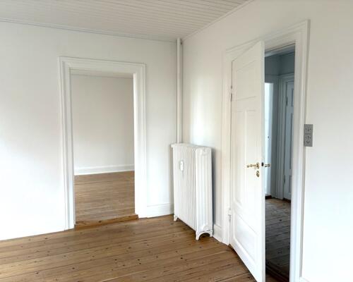 Lys og charmerende 3 værelses lejlighed på lukket villavej centralt i Nyborg -78 Kvm