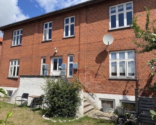 Lys og charmerende 3 værelses lejlighed på lukket villavej centralt i Nyborg -78 Kvm