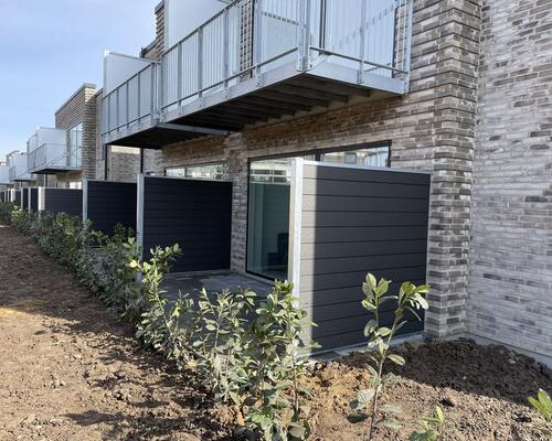 Lækker nyopført 3-vær. lejlighed med egen stor altan i Hasselager.