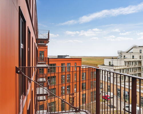 UN17 Søen - Rummelig 3 vær. lejebolig med vestvendt altan – perfekt familie- eller delebolig