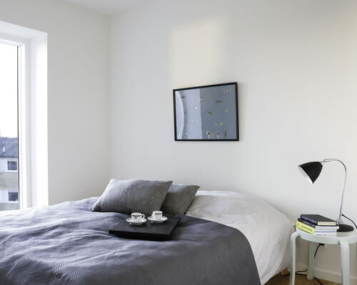 Charmerende 4-værelses duplex lejlighed med gavlplacering i Tingbjerg