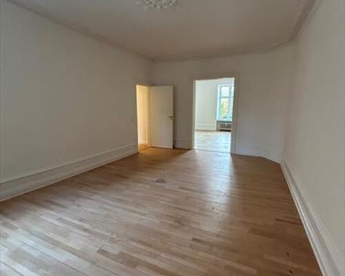 Charmerende 5-Værelses lejlighed ved Sortedams Sø , Østerbro