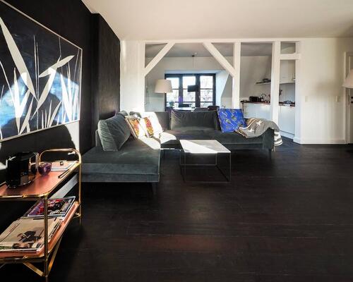 Lækker penthouse lejlighed med altan | København K