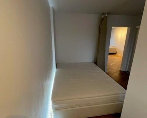 Flot og total istandsat møbleret lejlighed med skøn beliggenhed på Lille Strandvej