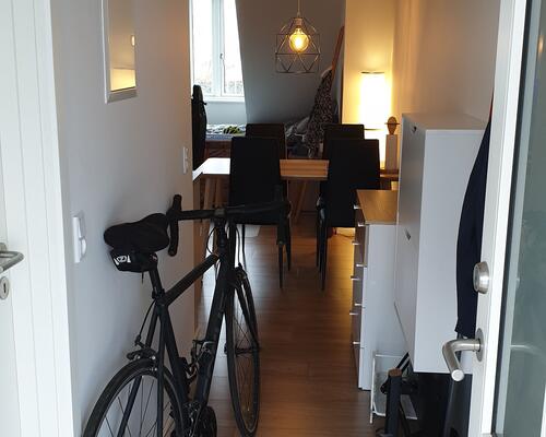 Nyistandsat 1 vær. lejlighed med eget bad/toilet, inkl. alt.