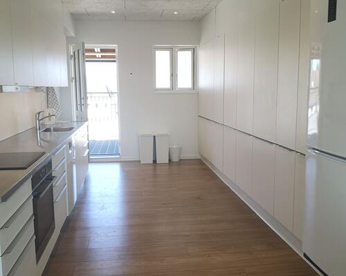 Nyistandsat 1 vær. lejlighed med eget bad/toilet, inkl. alt.