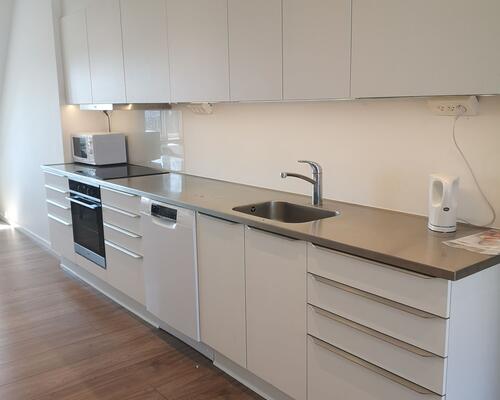 Nyistandsat 1 vær. lejlighed med eget bad/toilet, inkl. alt.