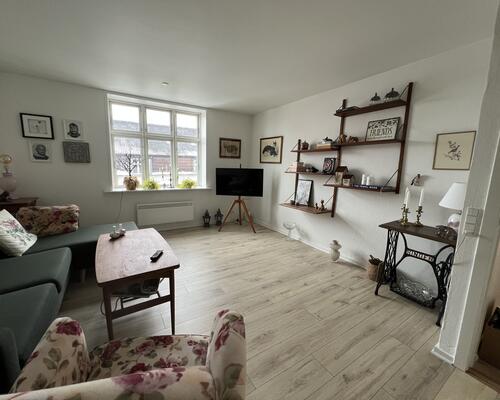 Nydelig stor 3. værelses lejlighed i rolige omgivelser