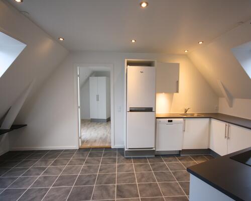 Virkelig flot og indbydende 5 værelses lejlighed er nu til leje i hjertet af Viborg midtby