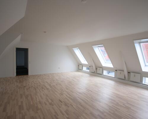 Virkelig flot og indbydende 5 værelses lejlighed er nu til leje i hjertet af Viborg midtby