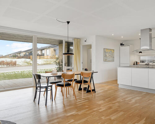 Dejligt 4-værelses rækkehus med have