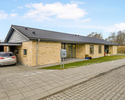 Dejligt 4-værelses rækkehus med have